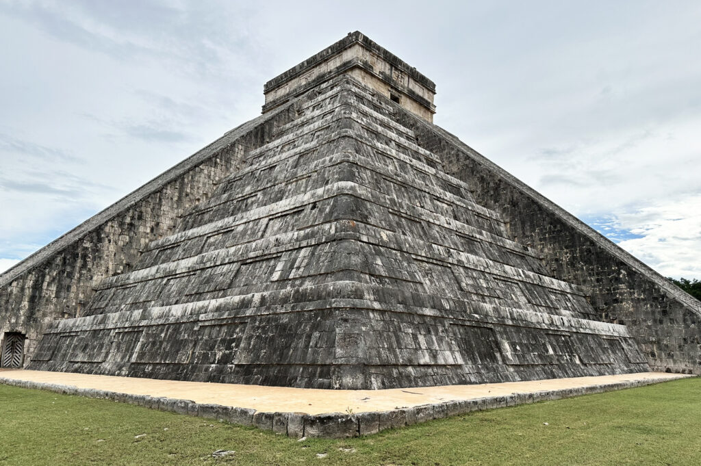 El Castillo, Chichén Itzá, Mexico